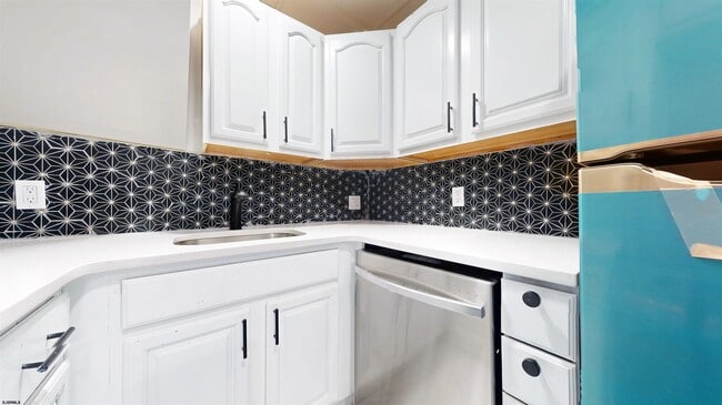 Building Photo - 722 Pearl Pl