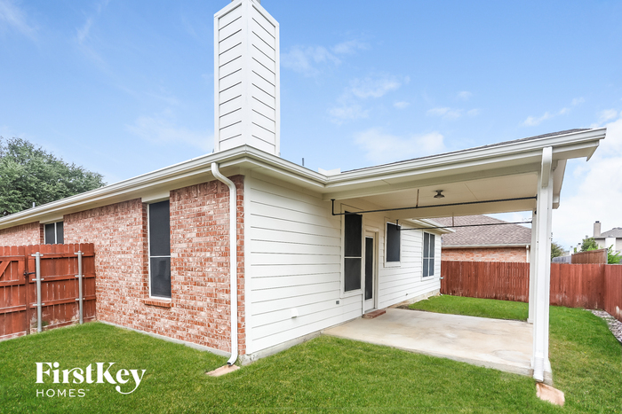 Building Photo - 13200 Fieldstone Rd