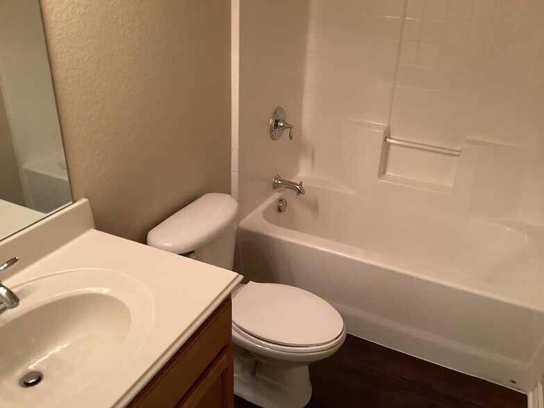 Building Photo - 1506 Melanie Trl