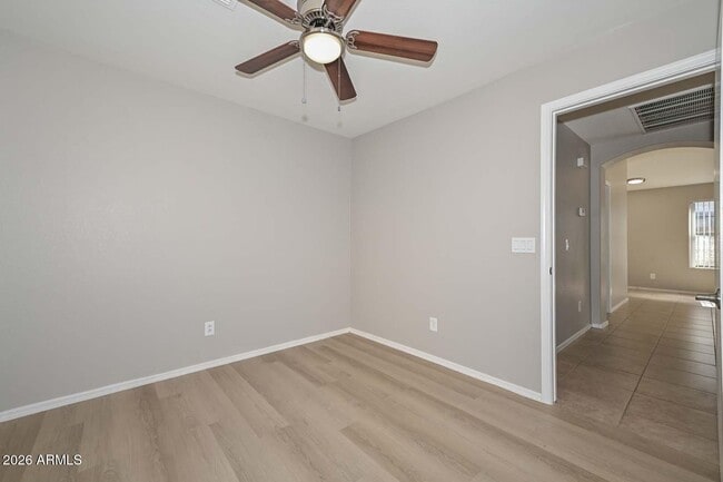 Building Photo - 13157 W Clarendon Ave