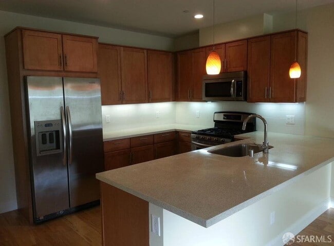 Building Photo - 21 S Claremont St