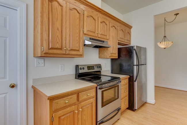 Building Photo - 955 Poquoson Ave