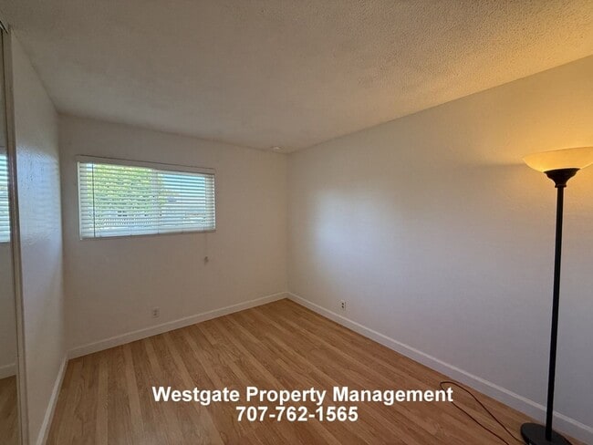 Building Photo - 1336 Marian Way