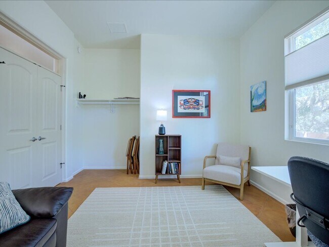 Building Photo - 10570 E Eleanor Maldonado Pl