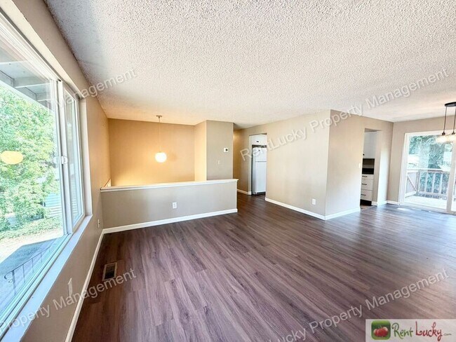 Building Photo - 2525 S 302nd Pl
