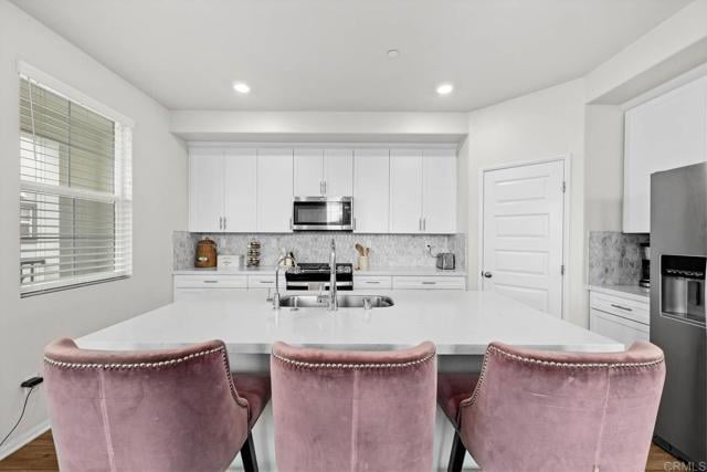 Building Photo - 40521 Melrose Dr