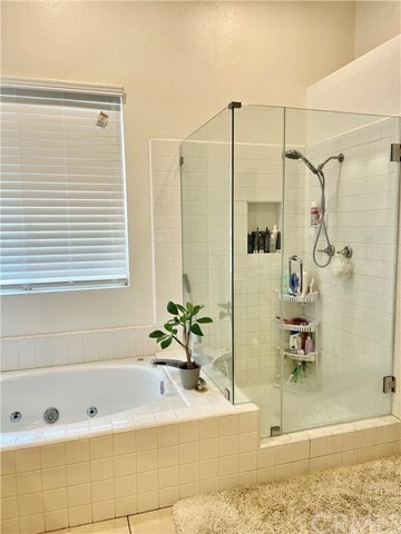 Building Photo - 1500 Upland Hills Dr S