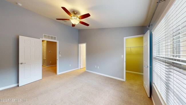 Building Photo - 6937 Woody Vine Dr