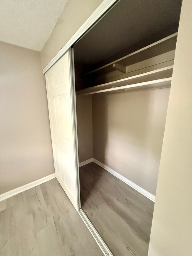 Building Photo - Move-In Ready 2BR with Stunning Granite + Fenced Backyard