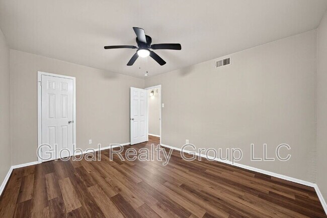 Building Photo - 103 Brettonwood Dr