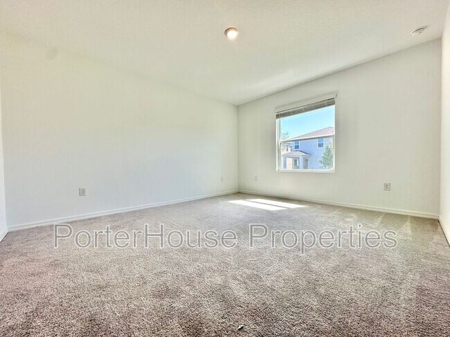 Building Photo - 4847 Sunflower St