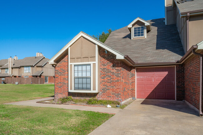 Building Photo - Wyngate Townhomes 3924W