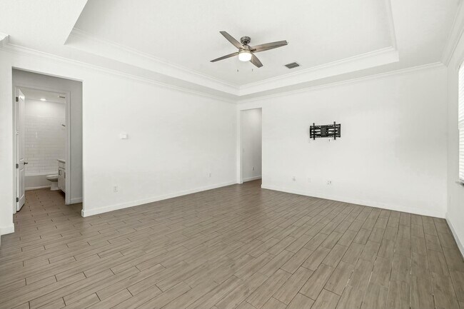 Building Photo - 601 SE Fascino Cir