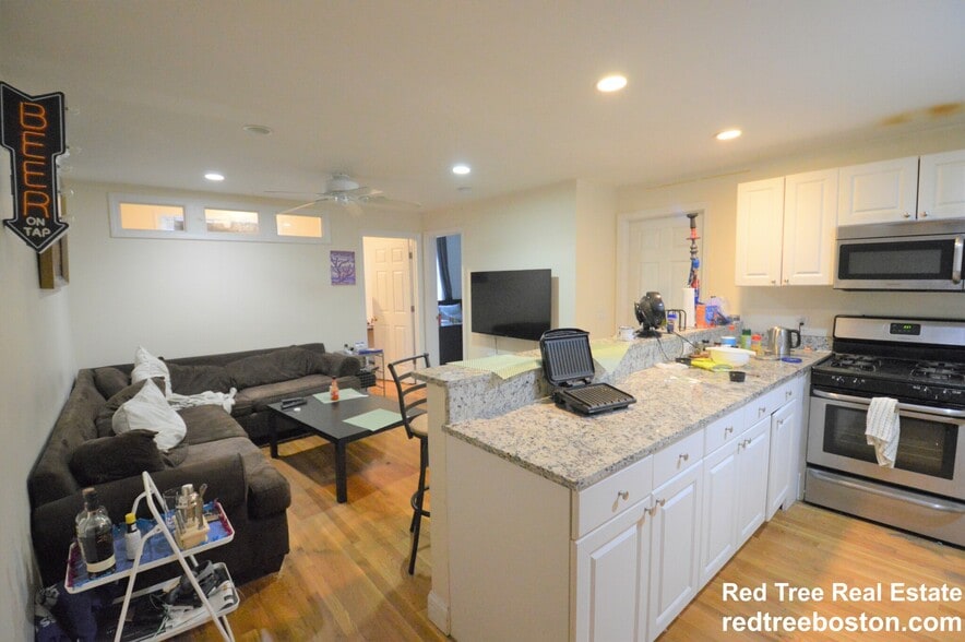 Building Photo - 60 Egmont St