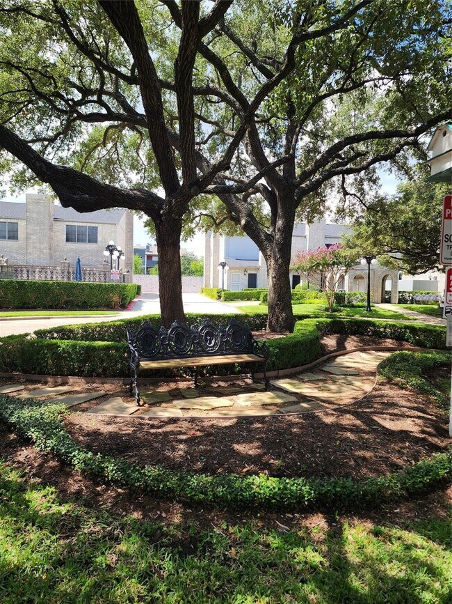 Building Photo - 7399 Regency Square Ct