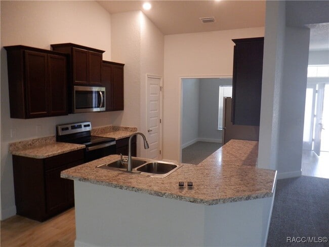 Building Photo - 1155 S Brookfield Dr