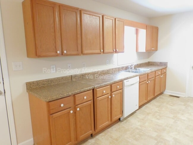 Building Photo - 2831 White Ln