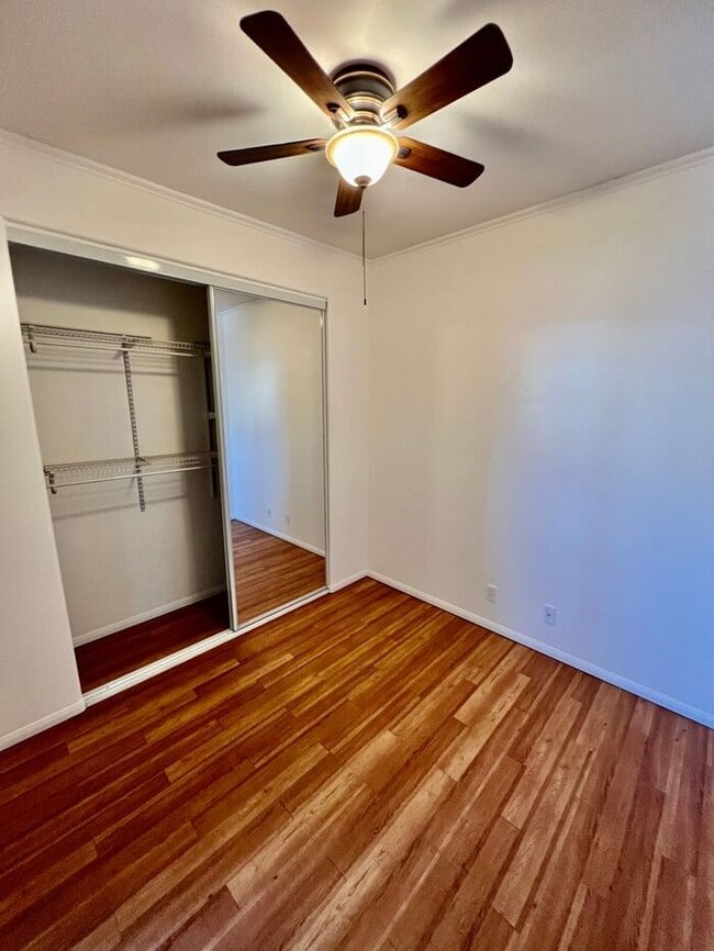 Building Photo - VIEWS VIEWS VIEWS From This Townhome With ...