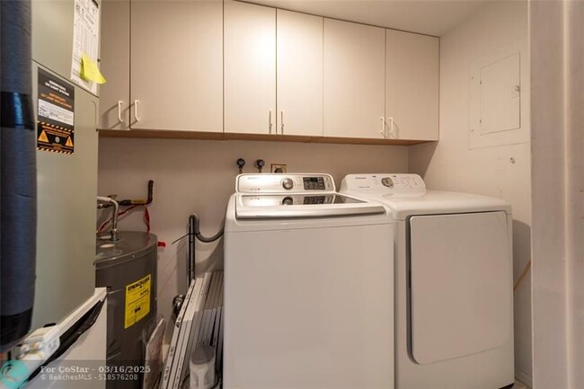 Building Photo - 3101 NE 47th Ct