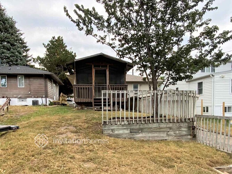 Building Photo - 3112 Nevada Ave S