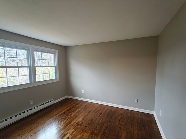 Building Photo - 700 High Street Ext