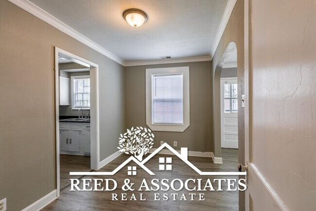 Building Photo - EAST MEMPHIS - COLONIAL