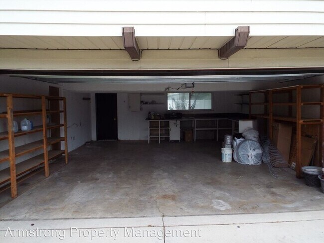 Building Photo - 262 1165 N
