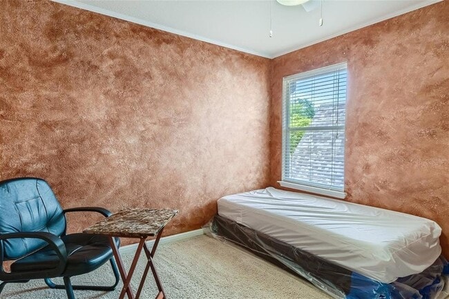 Building Photo - 1504 Weatherford Dr