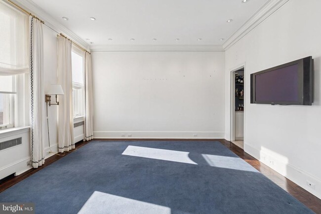 Building Photo - 237 S 18th St