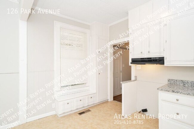 Building Photo - 126 Park Ave