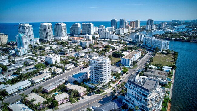 Building Photo - 612 Bayshore Dr