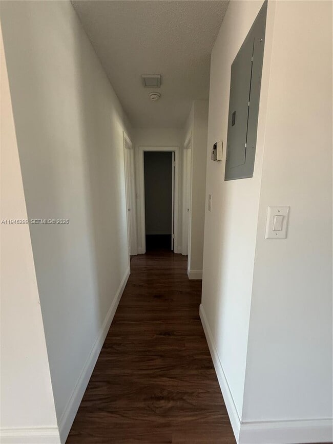 Building Photo - 8900 W Sample Rd