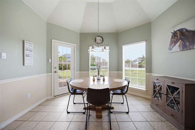 Building Photo - 607 Hilltop Dr