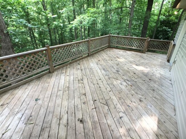 Building Photo - 5040 Woodland Dr NW