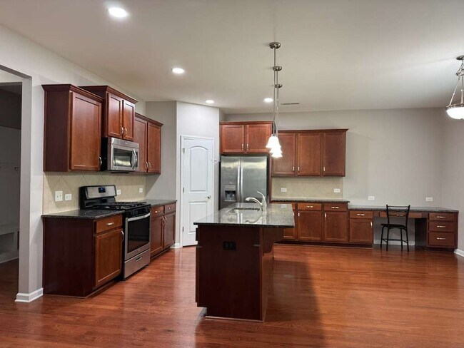 Building Photo - 2041 Fuschia Ct