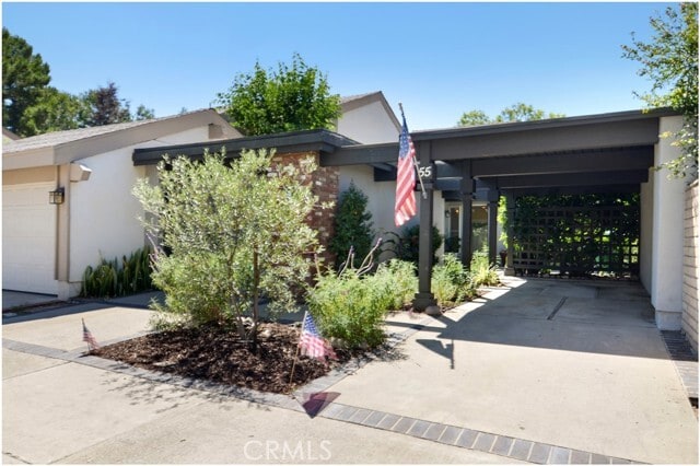 Building Photo - 55 Oak Tree Ln