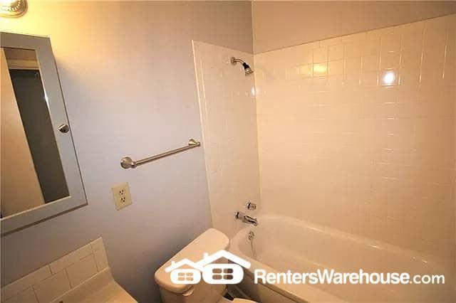 Building Photo - 9307 Stark Ave