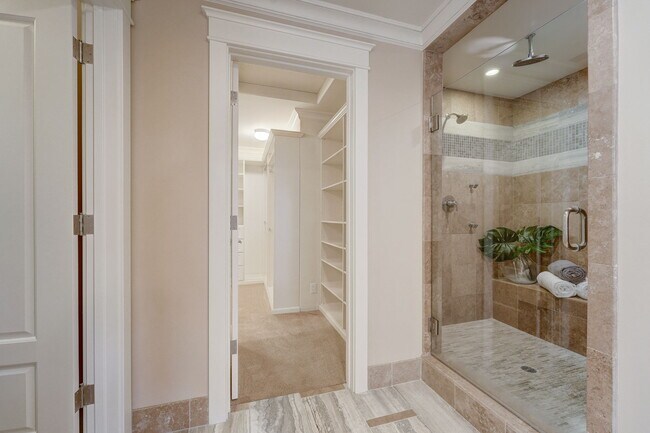 Building Photo - 140 Emerald Estates Ct