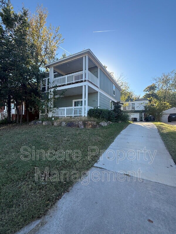 Building Photo - 2225 N Gatewood Ave