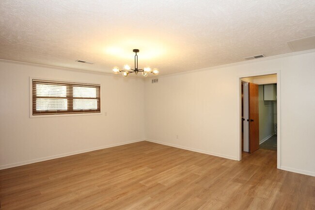 Building Photo - Newly Updated & Renovated Carmel Home!