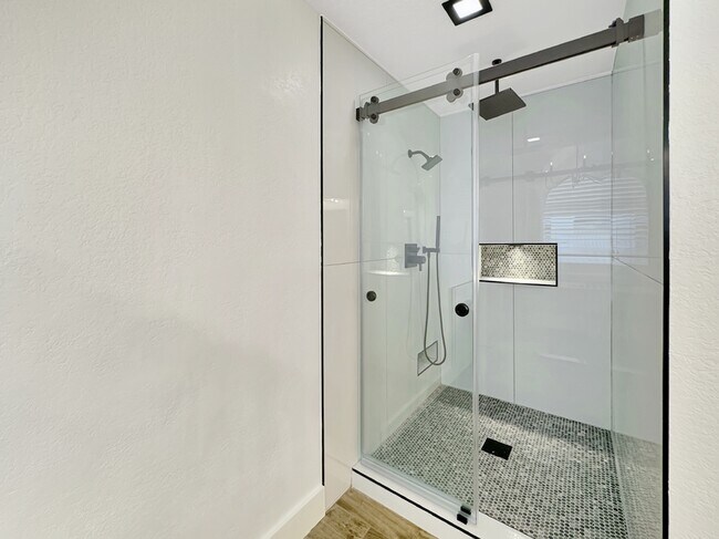 Building Photo - 5106 Ascot Pl