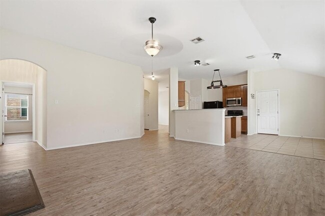 Building Photo - 224 Poplarwood Dr
