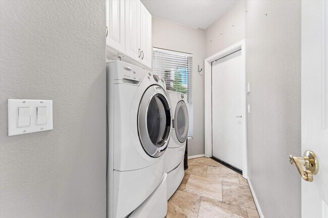 Building Photo - 19440 N 33rd Pl