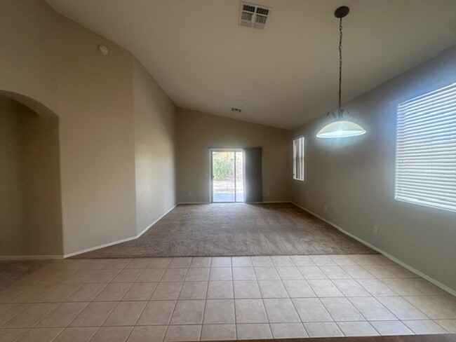 Building Photo - Single level 4 bedroom home in Chandler, w...