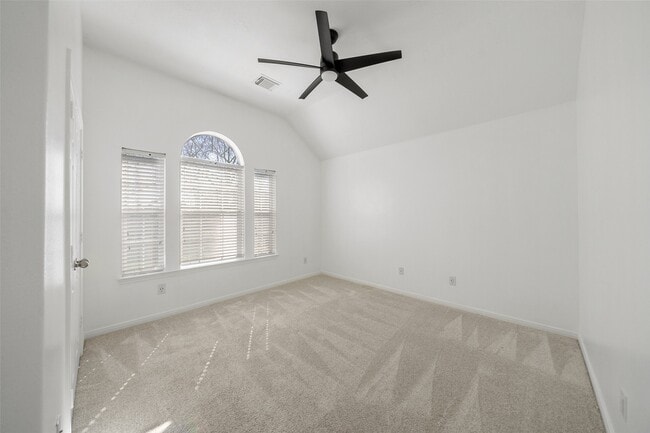 Building Photo - 1922 Lake Grayson Dr