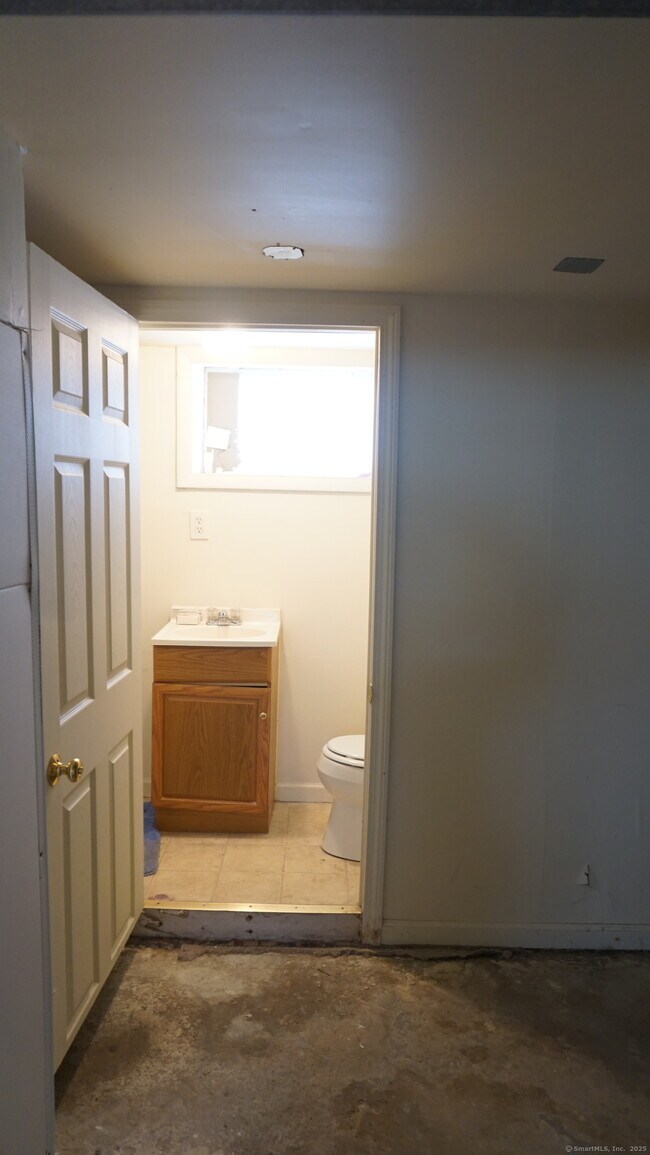 Building Photo - 314 Judson Pl