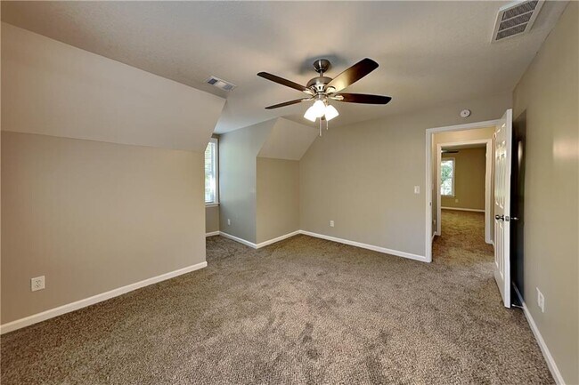 Building Photo - 7290 Hickory Bluff Dr