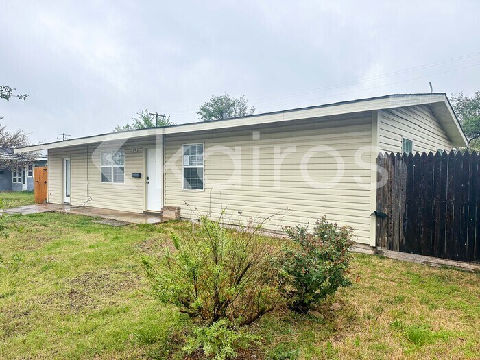 Building Photo - 1124 W Terry Rd
