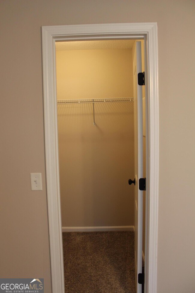 Building Photo - 425 Andover Dr