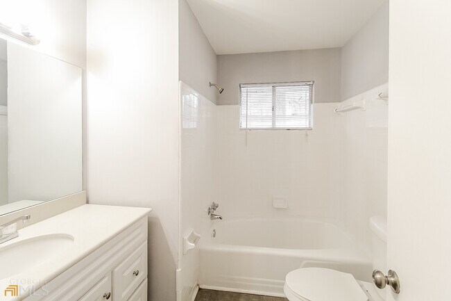 Building Photo - 2375 Surrey Trail